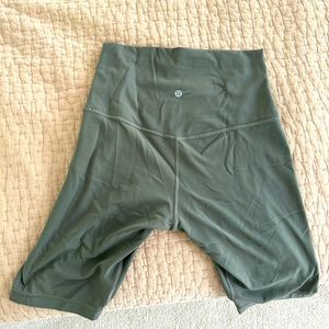 Lululemon 10" align high rise short